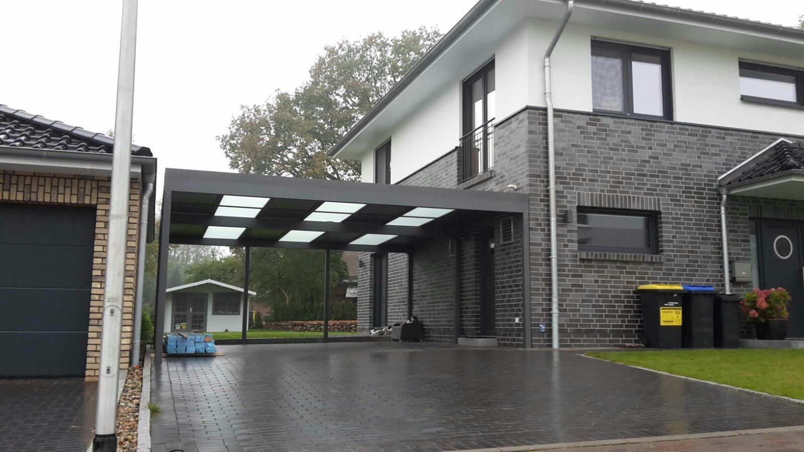Aluminium-Carport in gleicher Bauweise
