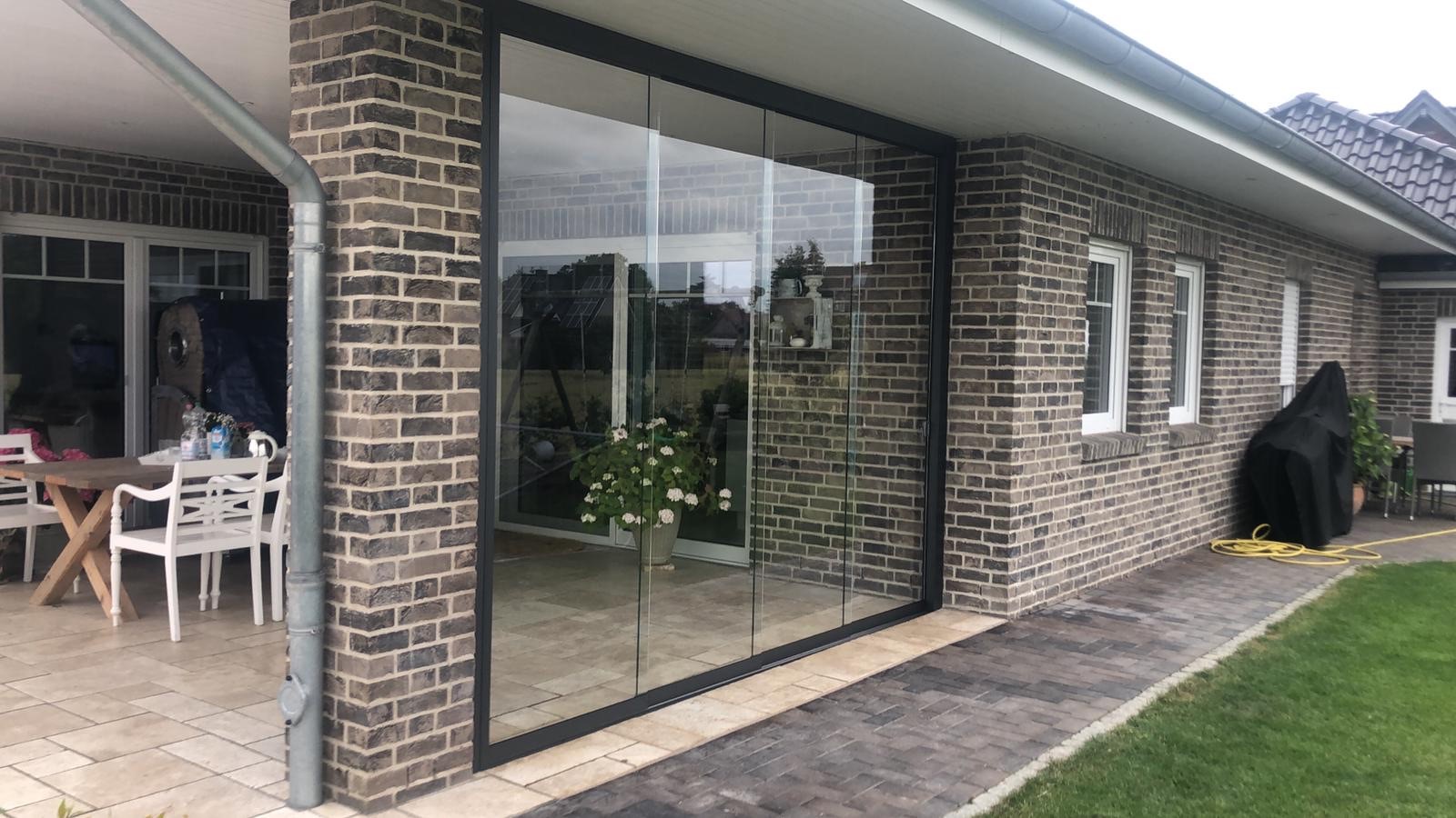 Glasschiebewand aus Aluminium: Hiller Terrassendächer Schleswig-Holstein