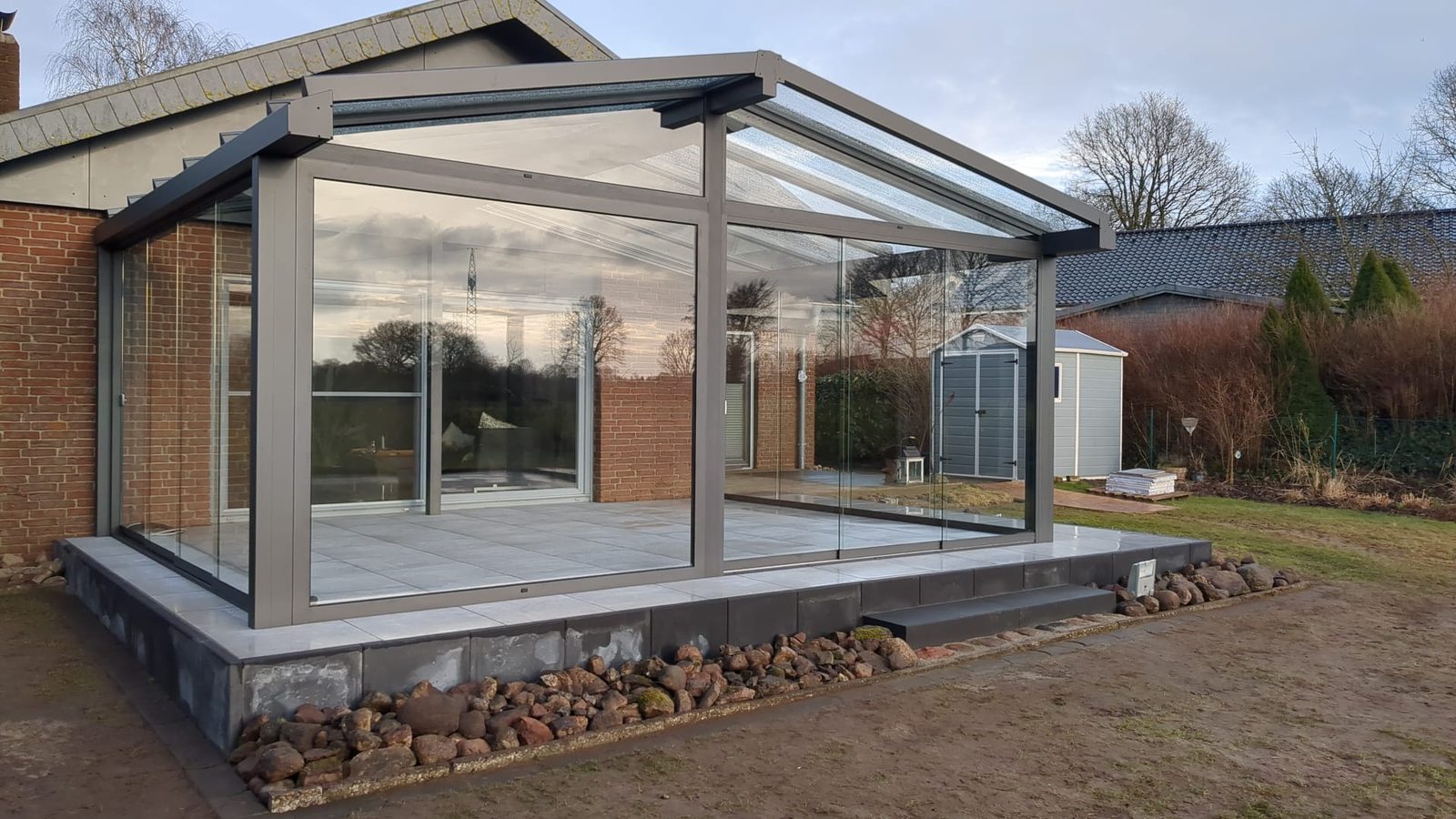 Kaltwintergarten: Glasfront mit Schiebeelementen