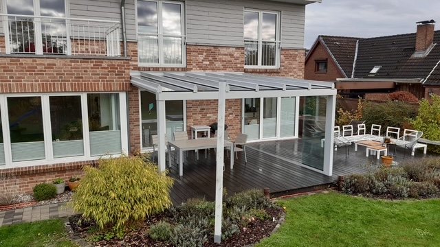 Terrassenüberdachung in Büdelsdorf: fertig montiert von Hiller