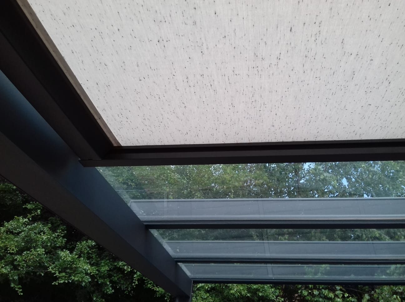 Unterglasmarkise unter dem Terrassendach